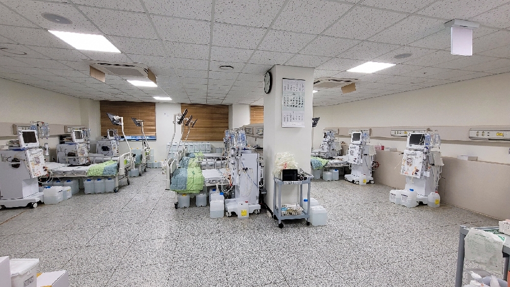 Hemodialysis treatment room